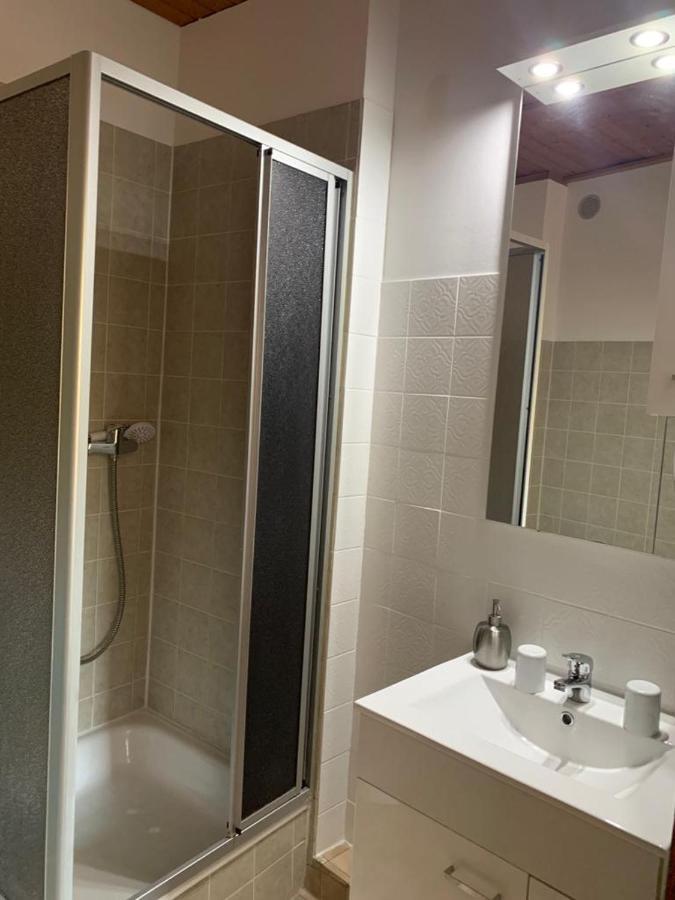 Hotelzimmer Im Alten Reihenhaus Auf Der Stadtmauer Bacharach Dış mekan fotoğraf